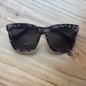 BNIB - DIFF Charitable Eyewear Hailey Sunglasses